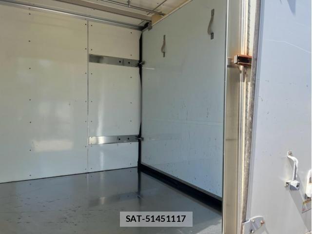 Isuzu ELF TRUCK 2012-10 8229838-25