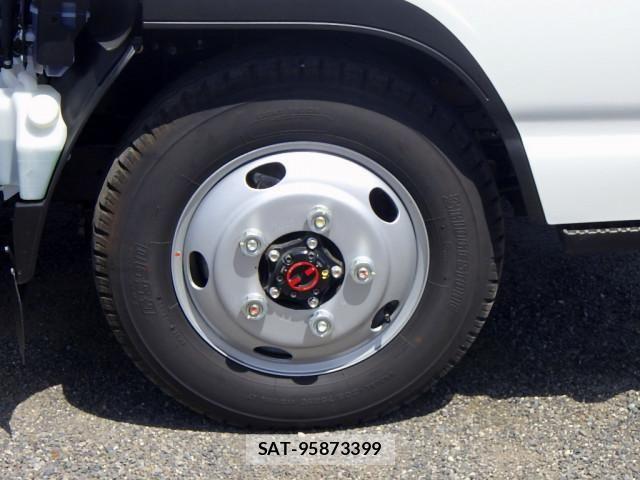 Isuzu ELF TRUCK 2022-06 8229774-23
