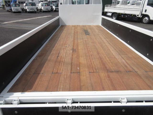 Isuzu ELF TRUCK 2019-04 8229802-9