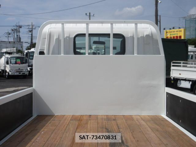 Isuzu ELF TRUCK 2019-04 8229802-10