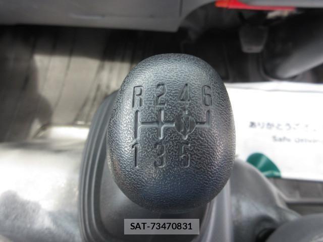 Isuzu ELF TRUCK 2019-04 8229802-18