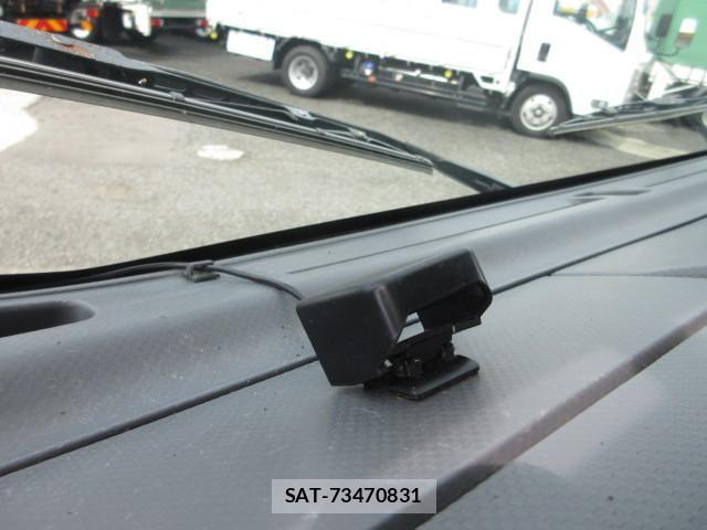 Isuzu ELF TRUCK 2019-04 8229802-22
