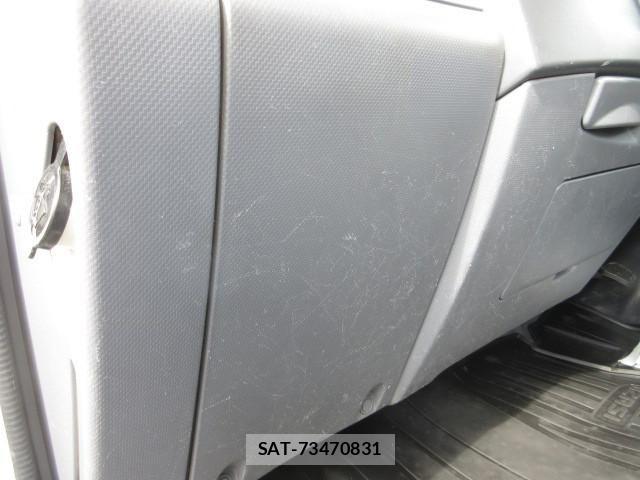 Isuzu ELF TRUCK 2019-04 8229802-23
