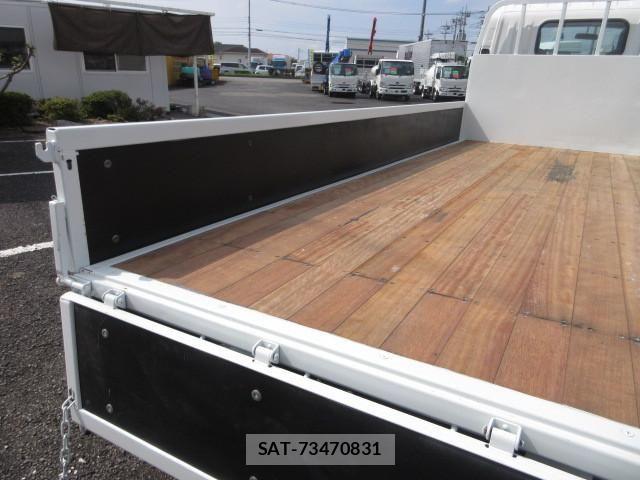 Isuzu ELF TRUCK 2019-04 8229802-8