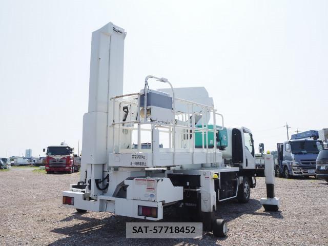 Isuzu ELF TRUCK 2018-06 8229769-4