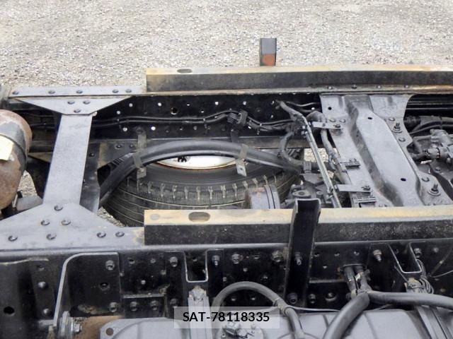 Isuzu ELF TRUCK 2014-10 8229821-11