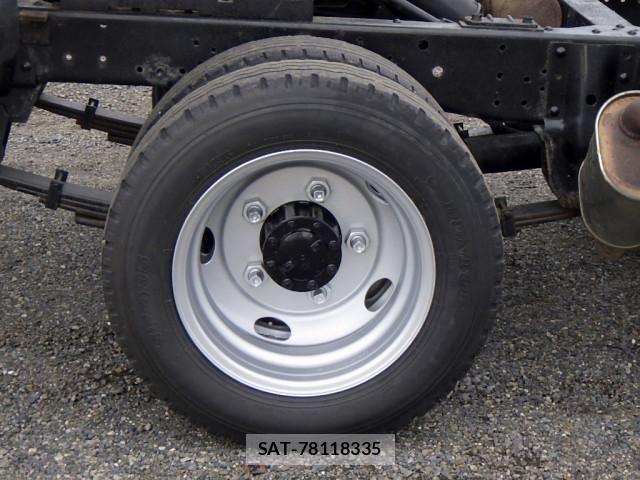 Isuzu ELF TRUCK 2014-10 8229821-19