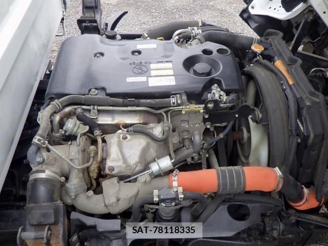 Isuzu ELF TRUCK 2014-10 8229821-24