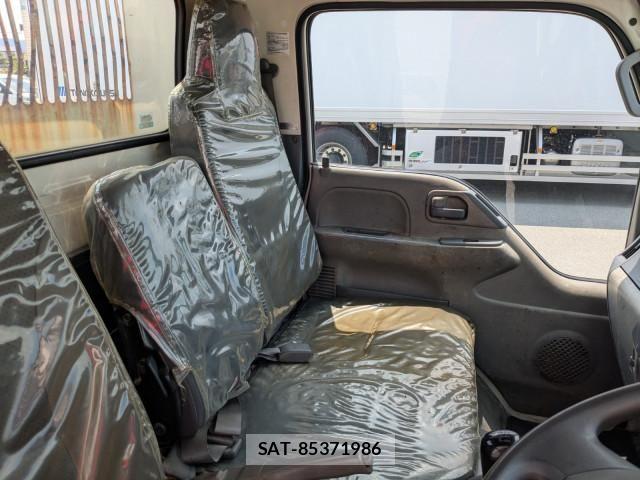 Isuzu ELF TRUCK 2017-02 8229794-9