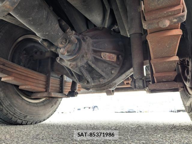 Isuzu ELF TRUCK 2017-02 8229794-17