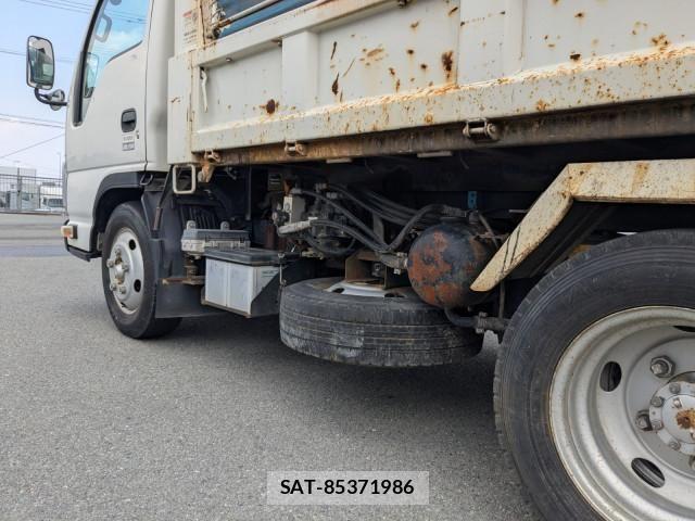 Isuzu ELF TRUCK 2017-02 8229794-18