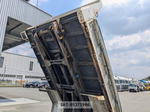 Isuzu ELF TRUCK 2017-02 8229794-27