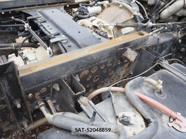 Isuzu ELF TRUCK 2013-10 8229816-18