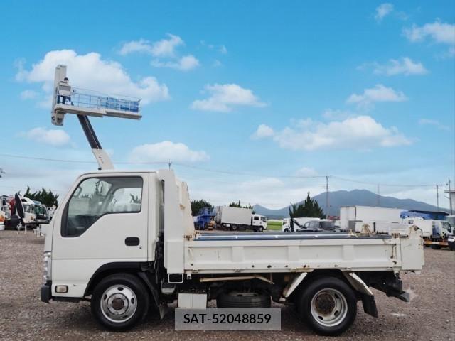 Isuzu ELF TRUCK 2013-10 8229816-1