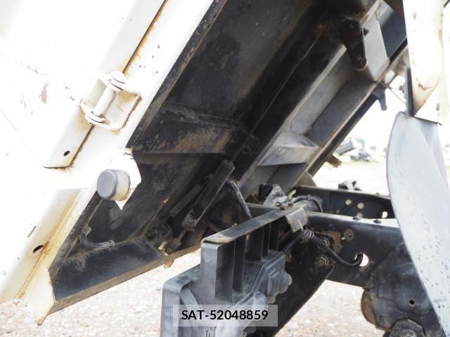 Isuzu ELF TRUCK 2013-10 8229816-25