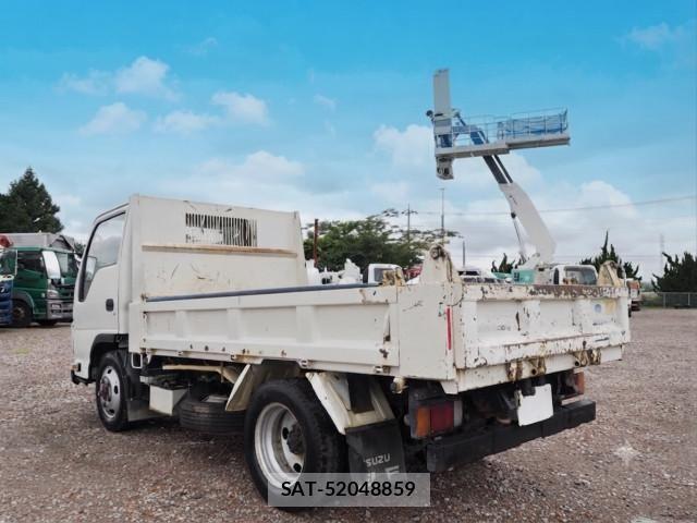 Isuzu ELF TRUCK 2013-10 8229816-2