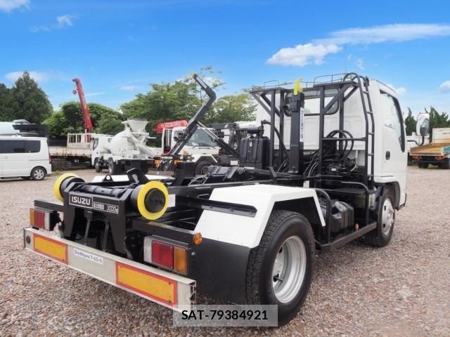 Isuzu ELF TRUCK 2007-12 8229810-4