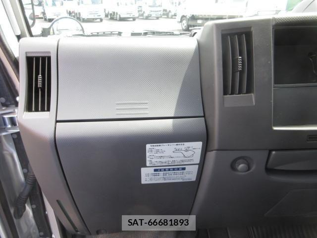 Isuzu ELF TRUCK 2022-06 8229782-18