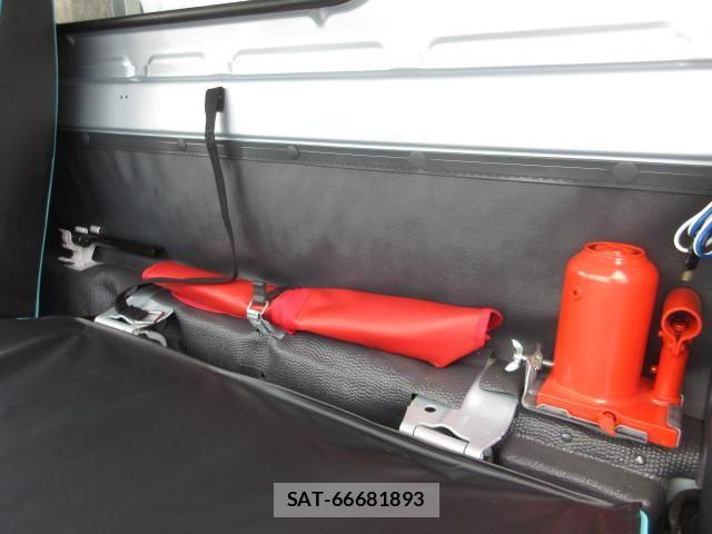 Isuzu ELF TRUCK 2022-06 8229782-20