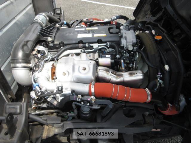 Isuzu ELF TRUCK 2022-06 8229782-24