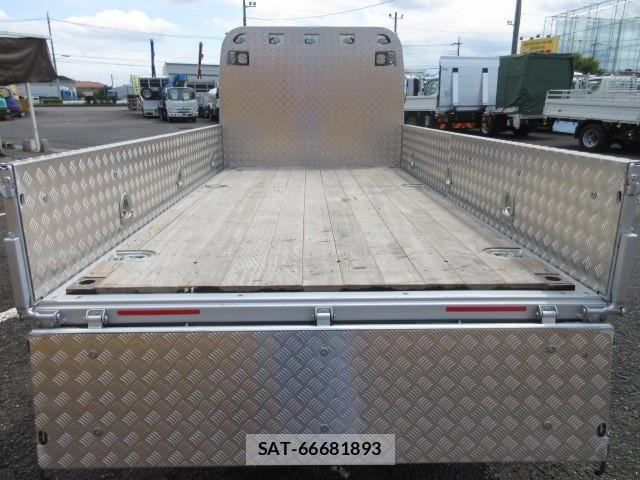 Isuzu ELF TRUCK 2022-06 8229782-7
