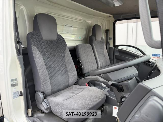 Isuzu ELF TRUCK 2020-02 8229836-11
