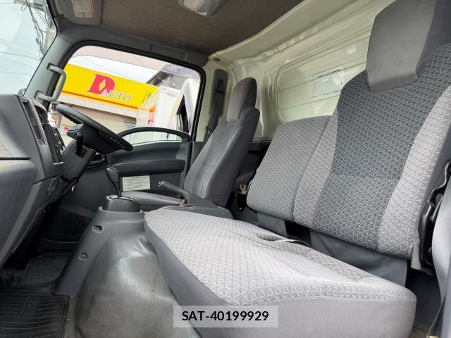 Isuzu ELF TRUCK 2020-02 8229836-15