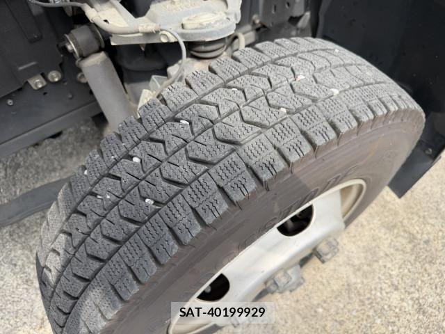 Isuzu ELF TRUCK 2020-02 8229836-16