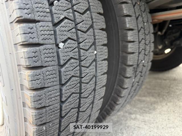 Isuzu ELF TRUCK 2020-02 8229836-17
