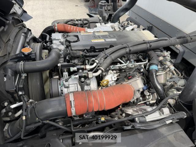Isuzu ELF TRUCK 2020-02 8229836-21