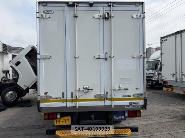 Isuzu ELF TRUCK 2020-02 8229836-2