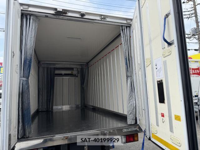 Isuzu ELF TRUCK 2020-02 8229836-8