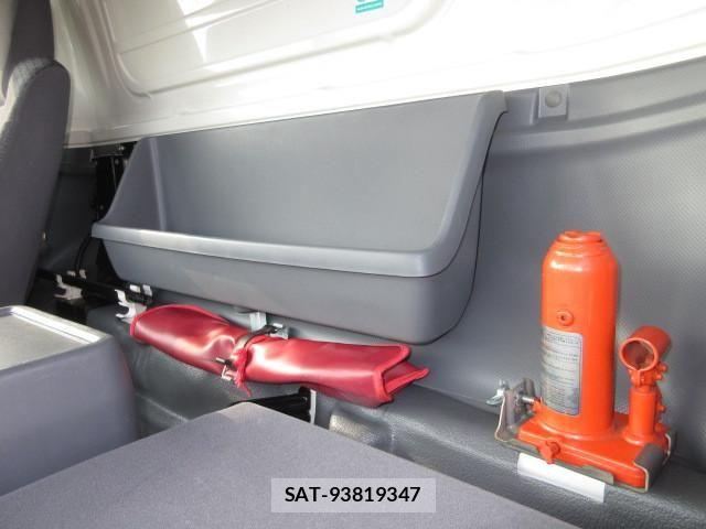 Isuzu ELF TRUCK 2020-01 8229773-24
