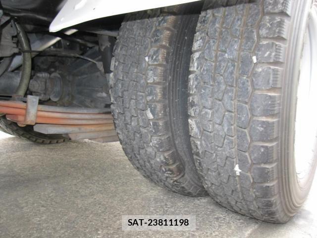 Isuzu ELF TRUCK 2003-04 8229819-20
