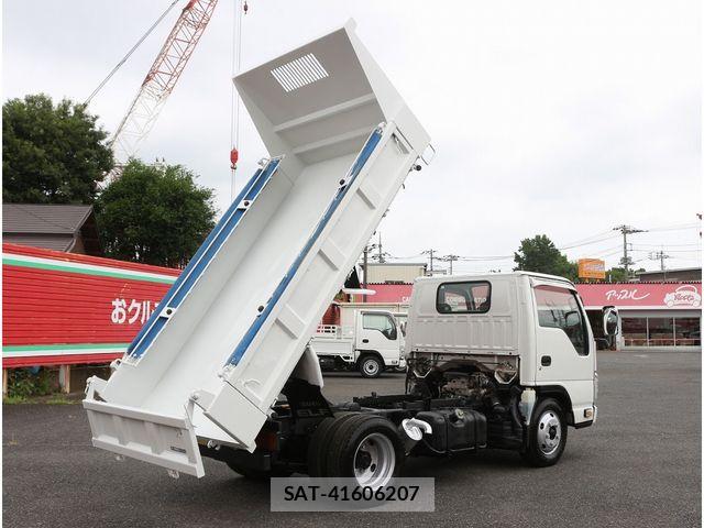 Isuzu ELF TRUCK 2013-01 8245139-1