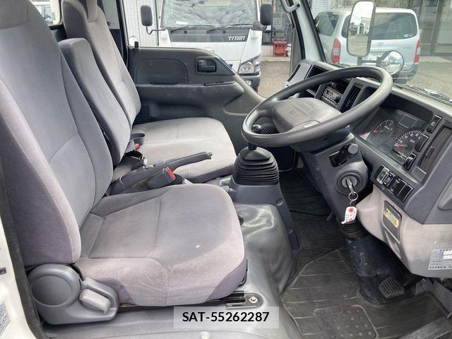 Isuzu ELF TRUCK 2014-09 8245137-4