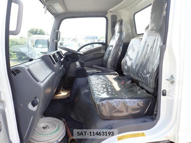 Isuzu ELF TRUCK 2016-10 8245130-13