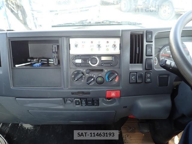 Isuzu ELF TRUCK 2016-10 8245130-15