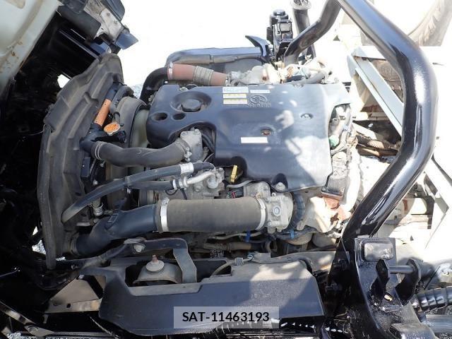 Isuzu ELF TRUCK 2016-10 8245130-24