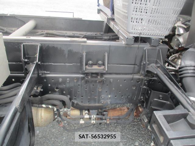 Isuzu ELF TRUCK 2020-10 8245127-18