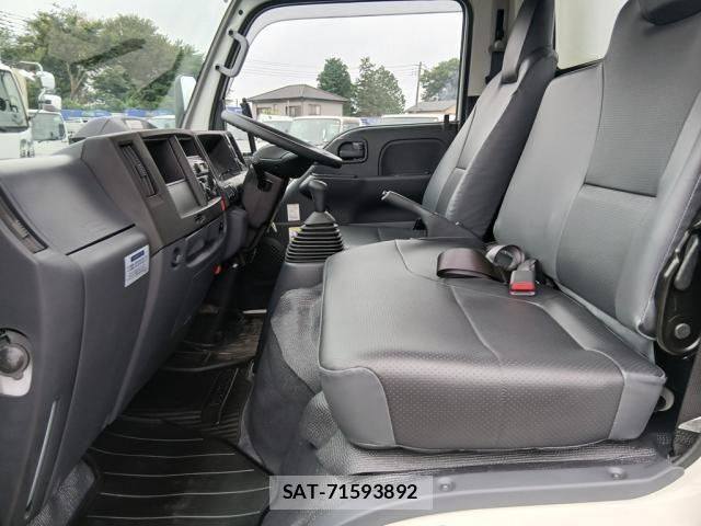 Isuzu ELF TRUCK 2025-03 8245128-22