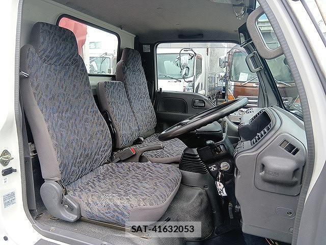 Isuzu ELF TRUCK 2004-05 8245136-10