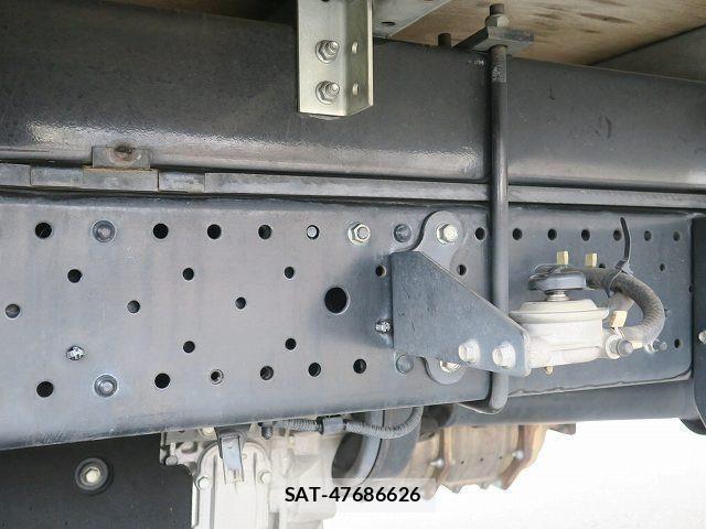 Isuzu ELF TRUCK 2014-12 8245126-10