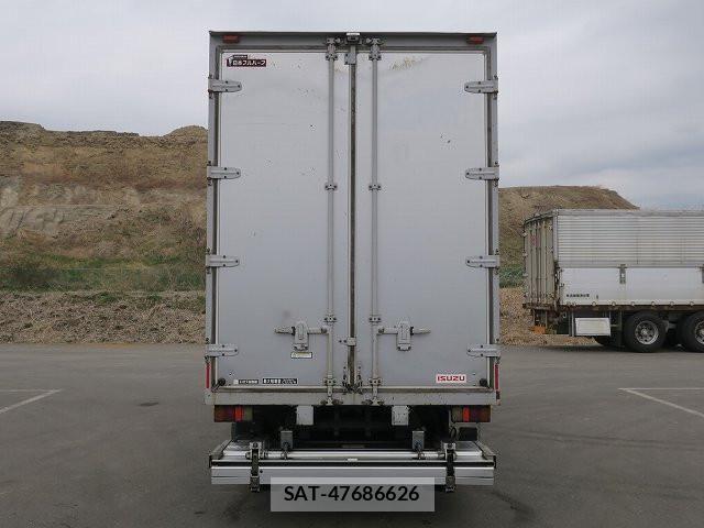 Isuzu ELF TRUCK 2014-12 8245126-4