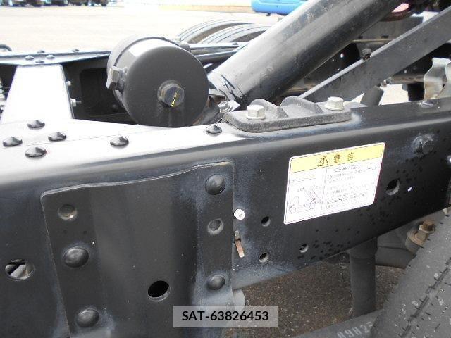 Isuzu ELF TRUCK 2020-09 8245133-17