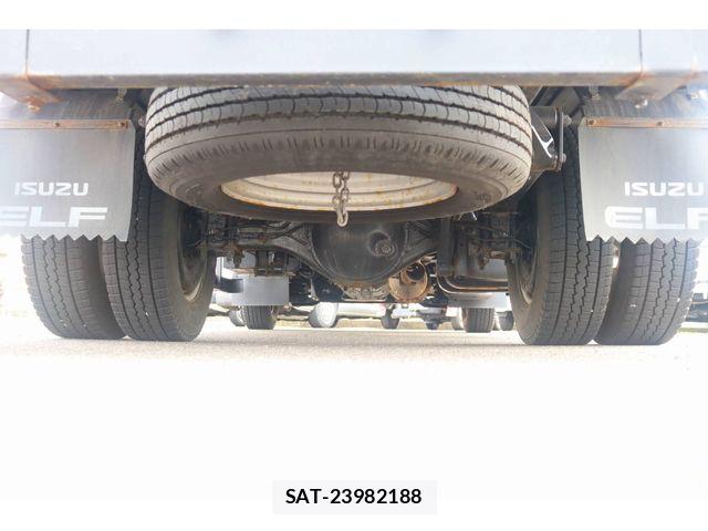 Isuzu ELF TRUCK 2019-07 8245131-11