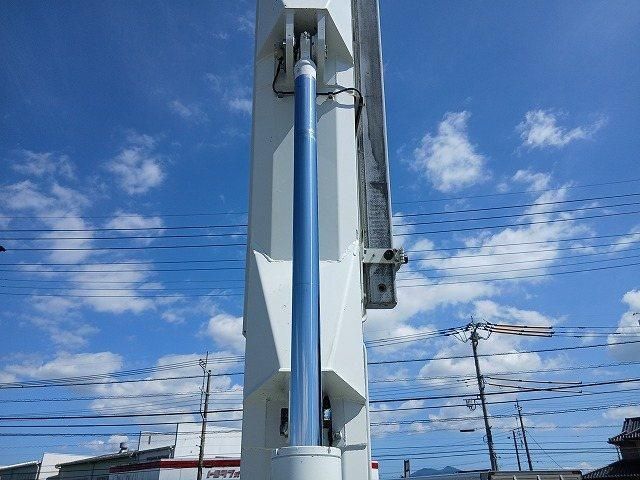 Isuzu ELF TRUCK 2013-03 8311094-9