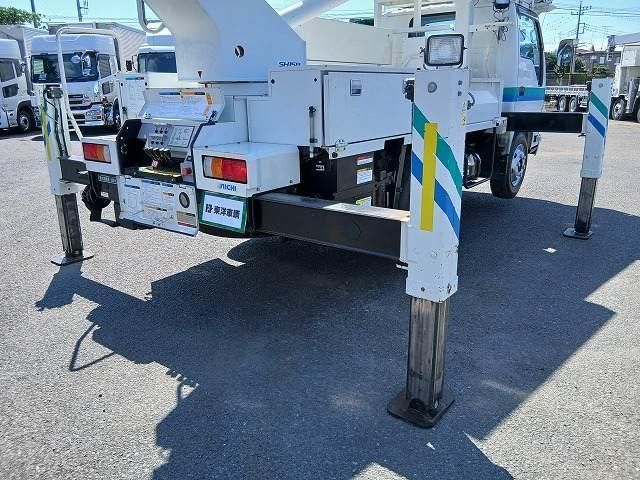 Isuzu ELF TRUCK 2013-03 8311094-11