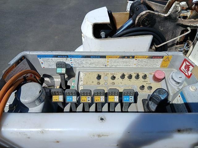 Isuzu ELF TRUCK 2013-03 8311094-13