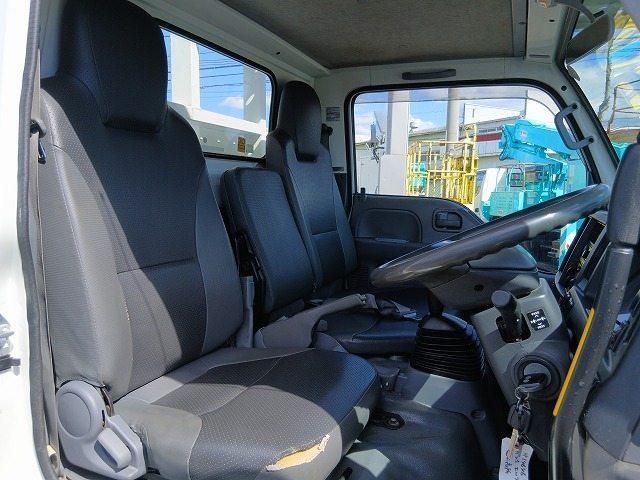 Isuzu ELF TRUCK 2013-03 8311094-14